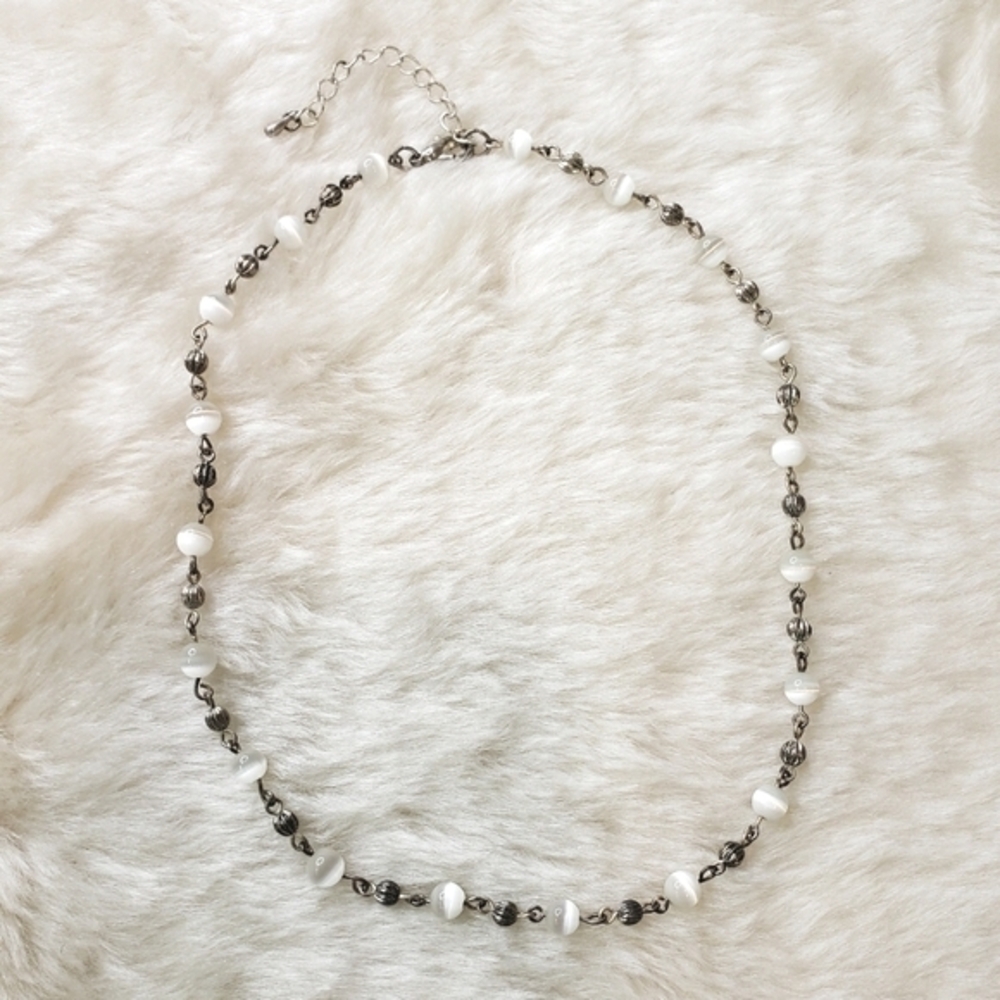 VINTAGE 90s White Cats Eye Hand Beaded Chain Necklace